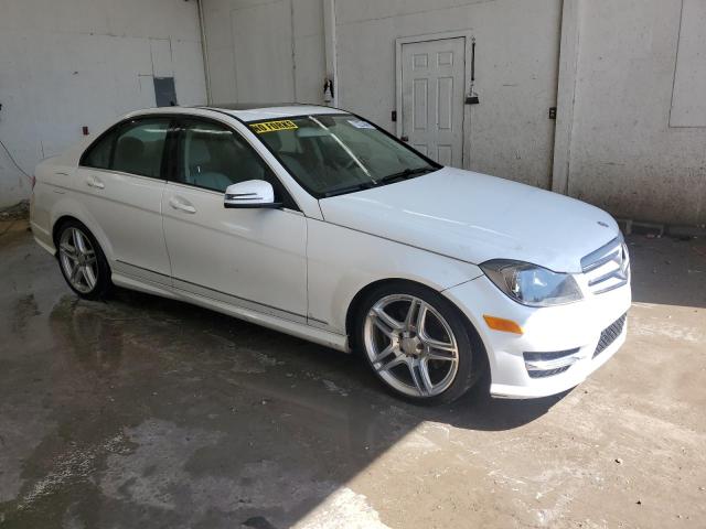 WDDGF8AB8DR251187 - 2013 MERCEDES-BENZ C 300 4MATIC WHITE photo 4