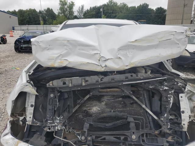 1GC1KUEG8JF176160 - 2018 CHEVROLET SILVERADO K2500 HEAVY DUTY WHITE photo 11