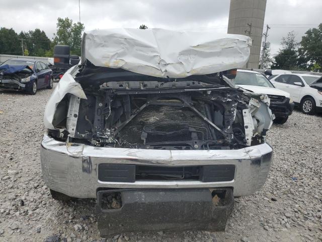 1GC1KUEG8JF176160 - 2018 CHEVROLET SILVERADO K2500 HEAVY DUTY WHITE photo 5