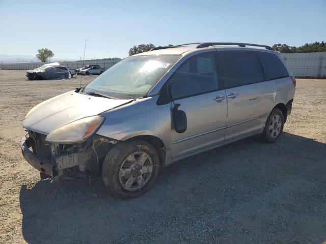 2004 TOYOTA SIENNA CE, 