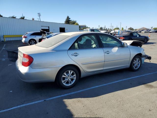 4T1BF30K94U580983 - 2004 TOYOTA CAMRY LE SILVER photo 3