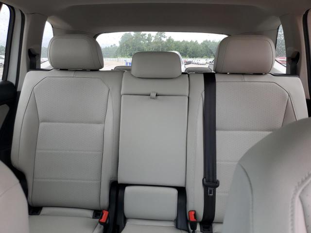 3VV3B7AXXJM209550 - 2018 VOLKSWAGEN TIGUAN SE Biały zdjęcie 10