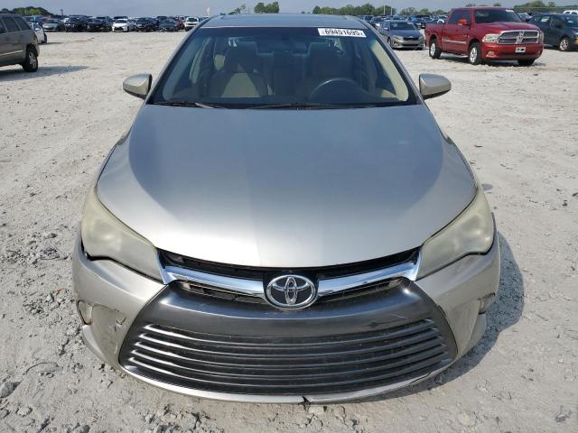 4T1BF1FKXFU911553 - 2015 TOYOTA CAMRY LE SILVER photo 5