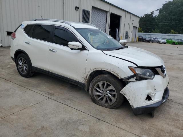 5N1AT2MT2FC867768 - 2015 NISSAN ROGUE S WHITE photo 4