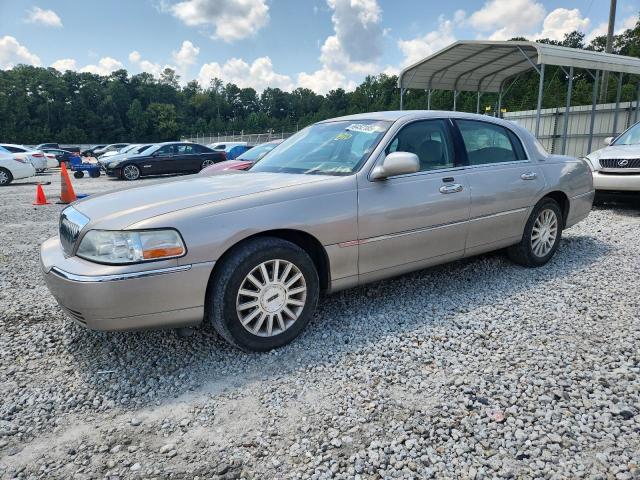 2003 LINCOLN TOWN CAR EXECUTIVE, 