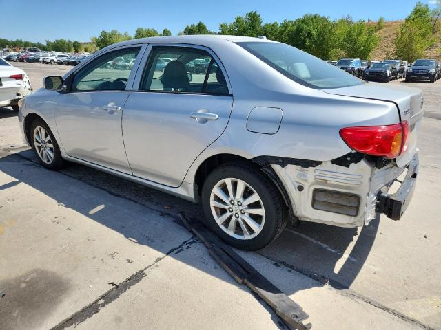 1NXBU4EE7AZ219035 - 2010 TOYOTA COROLLA BASE فضي صورة 2