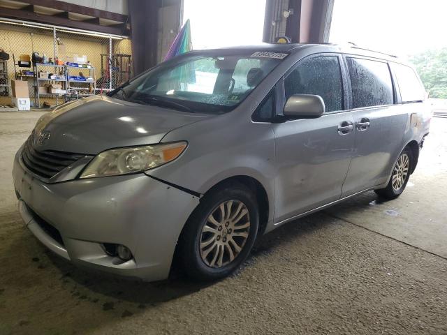 2011 TOYOTA SIENNA XLE, 