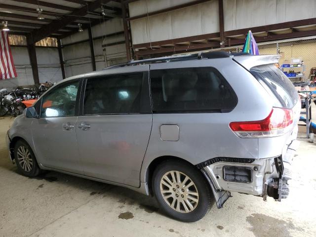 5TDYK3DC1BS045791 - 2011 TOYOTA SIENNA XLE Gümüş foto 2