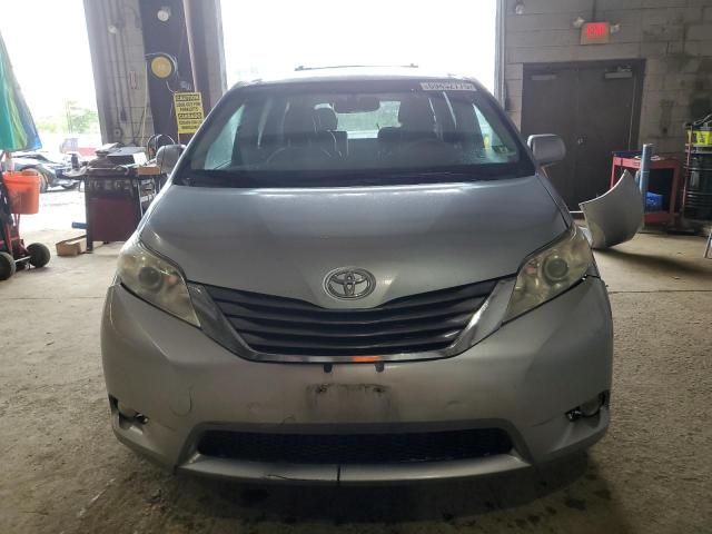 5TDYK3DC1BS045791 - 2011 TOYOTA SIENNA XLE Gümüş foto 5