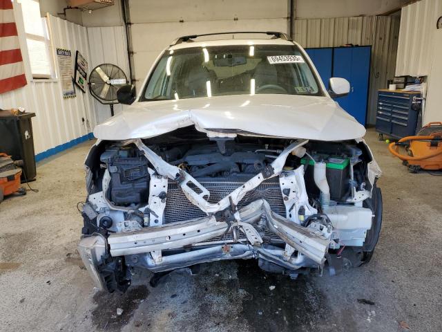 JF2SHADC6BH776439 - 2011 SUBARU FORESTER 2.5X PREMIUM WHITE photo 5