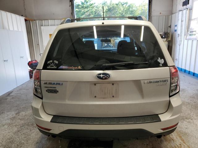 JF2SHADC6BH776439 - 2011 SUBARU FORESTER 2.5X PREMIUM WHITE photo 6