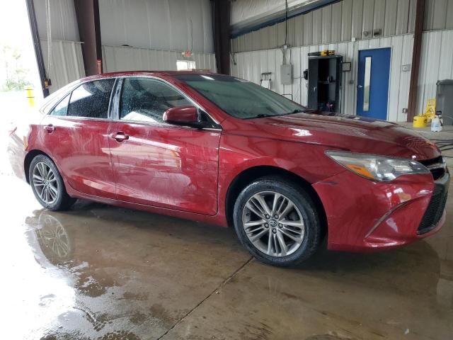 4T1BF1FK0HU738404 - 2017 TOYOTA CAMRY LE 勃艮第红 照片 4