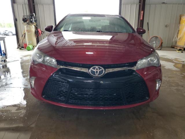 4T1BF1FK0HU738404 - 2017 TOYOTA CAMRY LE 勃艮第红 照片 5