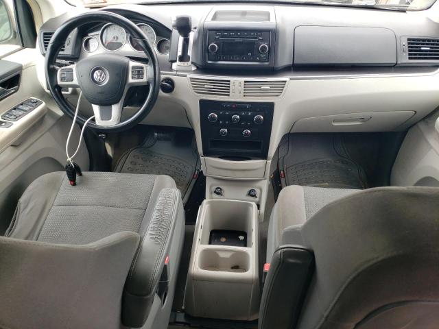 2V4RW4DG4BR668290 - 2011 VOLKSWAGEN ROUTAN S WHITE photo 8