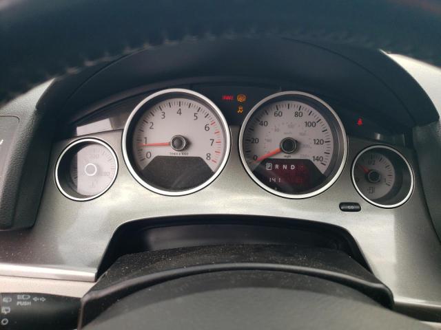 2V4RW4DG4BR668290 - 2011 VOLKSWAGEN ROUTAN S WHITE photo 9