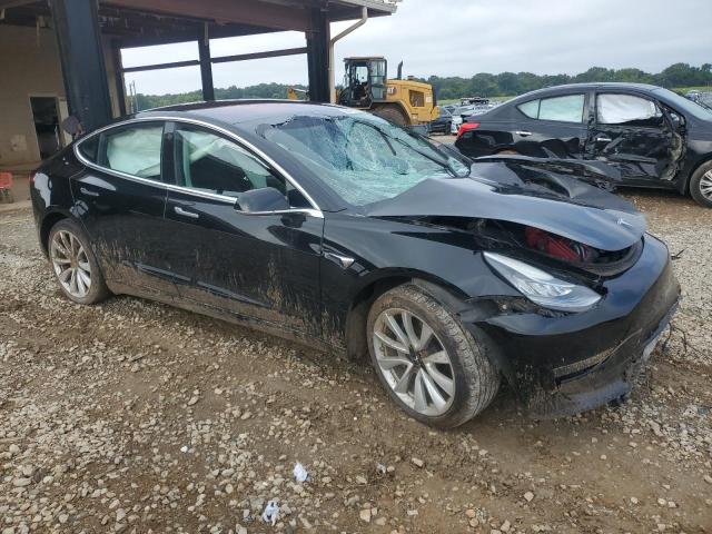 5YJ3E1EAXJF046556 - 2018 TESLA MODEL 3 Чорний фото 4