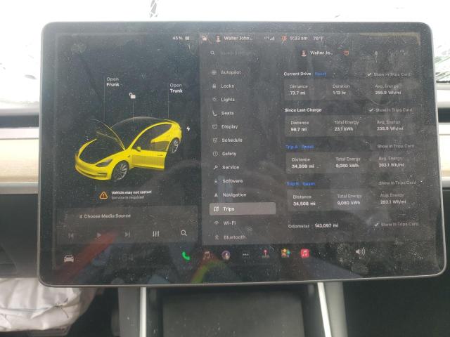 5YJ3E1EAXJF046556 - 2018 TESLA MODEL 3 Чорний фото 9