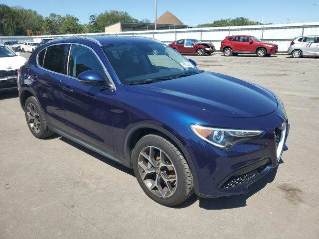 ZASPAKBN1K7C67472 - 2019 ALFA ROMEO STELVIO TI BLUE photo 4