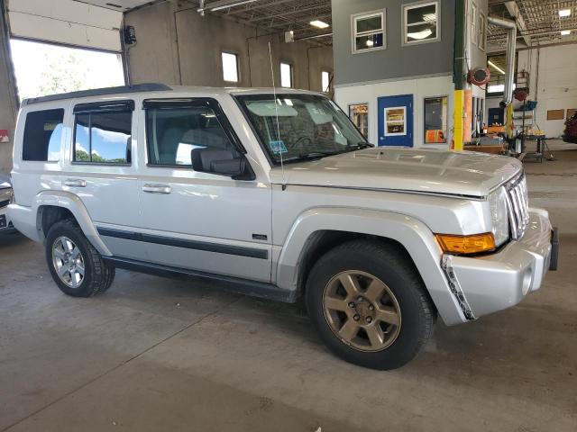 1J8HG48P07C671550 - 2007 JEEP COMMANDER SILVER photo 4
