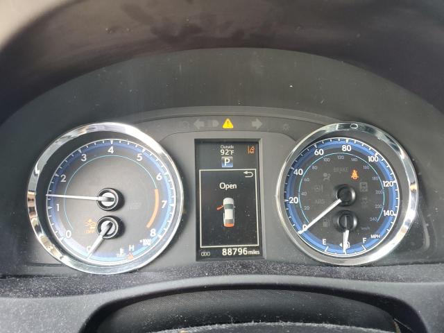 5YFBURHE4JP766547 - 2018 TOYOTA COROLLA L SILVER photo 9