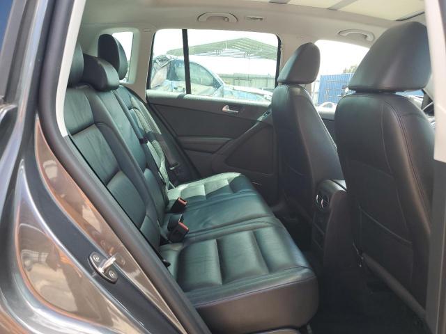 WVGAV7AX6GW555645 - 2016 VOLKSWAGEN TIGUAN S CHARCOAL photo 11