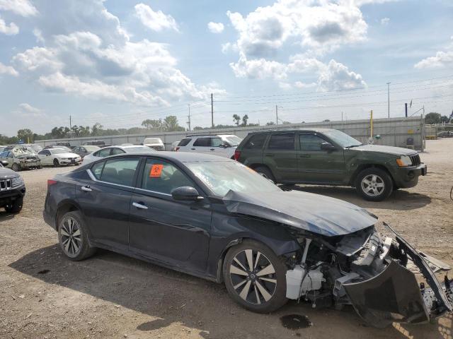 1N4BL4DV1MN412553 - 2021 NISSAN ALTIMA SV BLACK photo 4