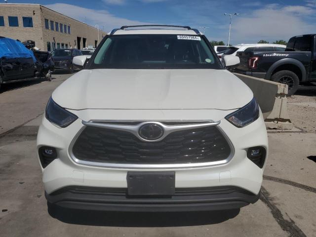5TDHZRBH3MS535438 - 2021 TOYOTA HIGHLANDER XLE WHITE photo 5