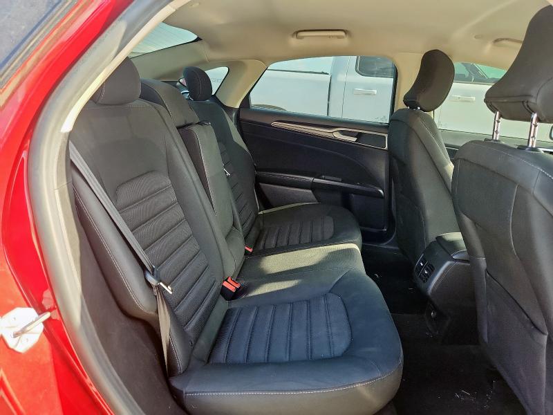 3FA6P0LU6KR220496 - 2019 FORD FUSION SE RED photo 10