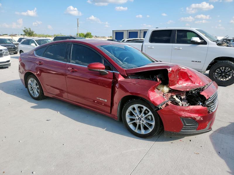 3FA6P0LU6KR220496 - 2019 FORD FUSION SE RED photo 4