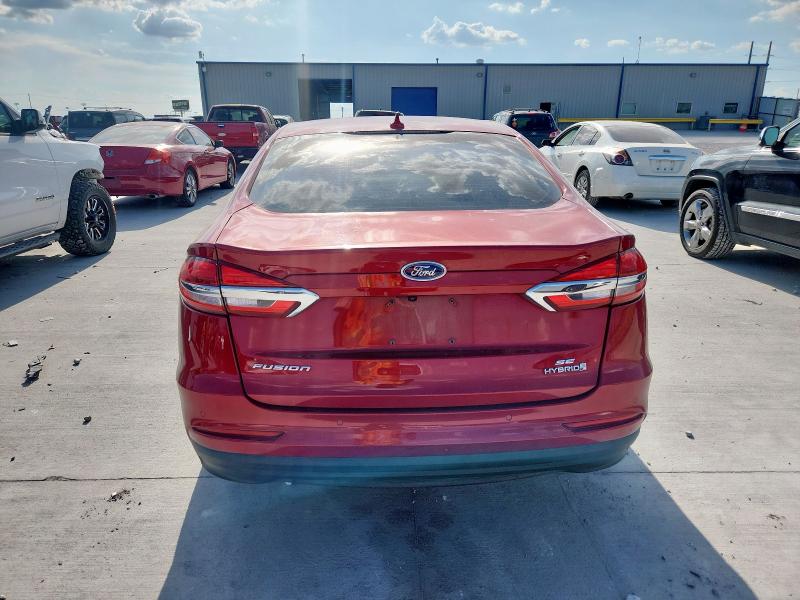 3FA6P0LU6KR220496 - 2019 FORD FUSION SE RED photo 6