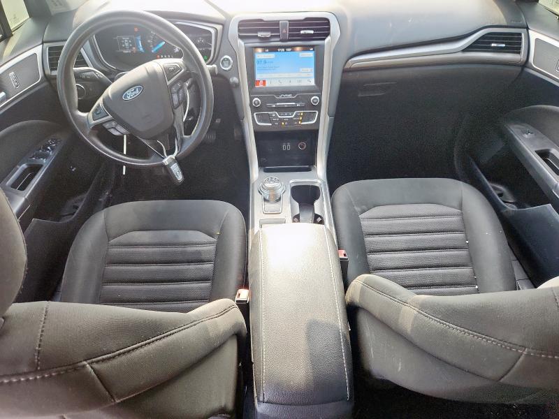 3FA6P0LU6KR220496 - 2019 FORD FUSION SE RED photo 8