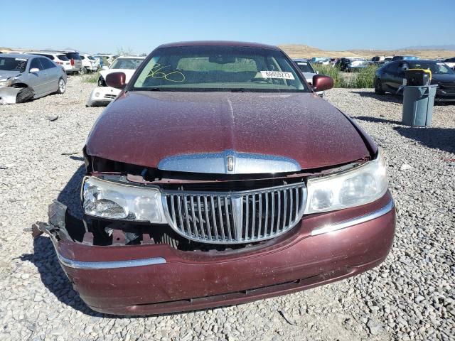 1LNHM83W2YY796796 - 2000 LINCOLN TOWN CARTIER RED photo 5