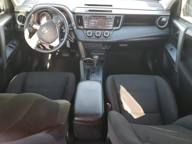 2T3ZFREV4JW452495 - 2018 TOYOTA RAV4 LE فضي صورة 8