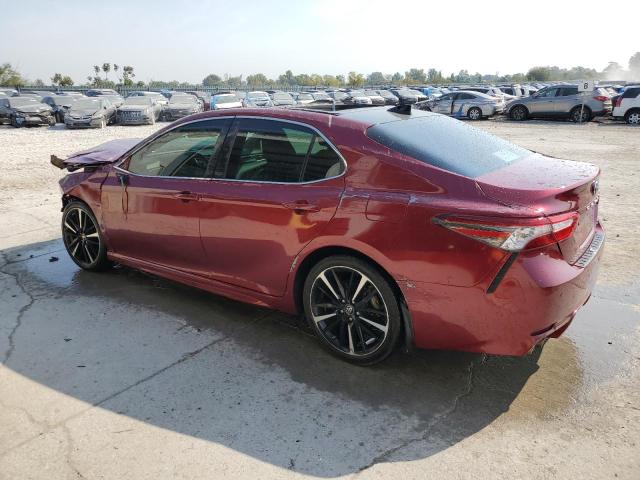 4T1BZ1HK3JU506597 - 2018 TOYOTA CAMRY XSE MAROON photo 2