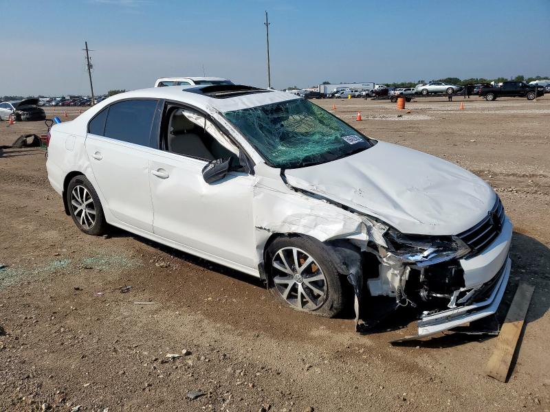 3VWDB7AJ4HM399545 - 2017 VOLKSWAGEN JETTA SE Biały zdjęcie 4