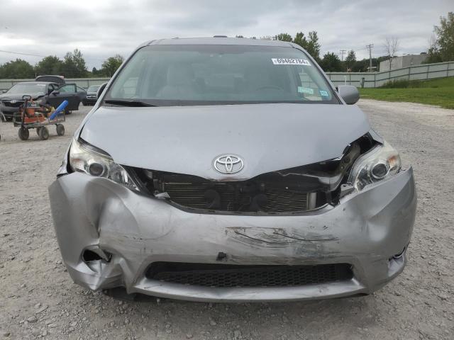 5TDDK3DC1CS040011 - 2012 TOYOTA SIENNA XLE GRAY photo 5