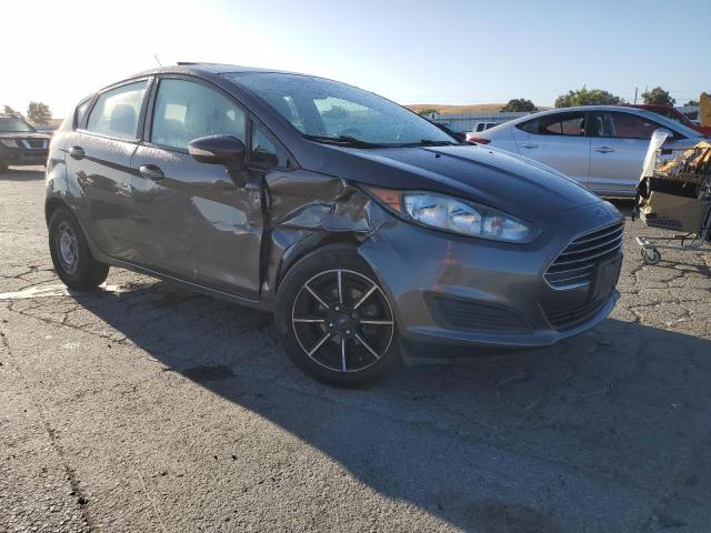 3FADP4EJXFM216827 - 2015 FORD FIESTA SE GRAY photo 4