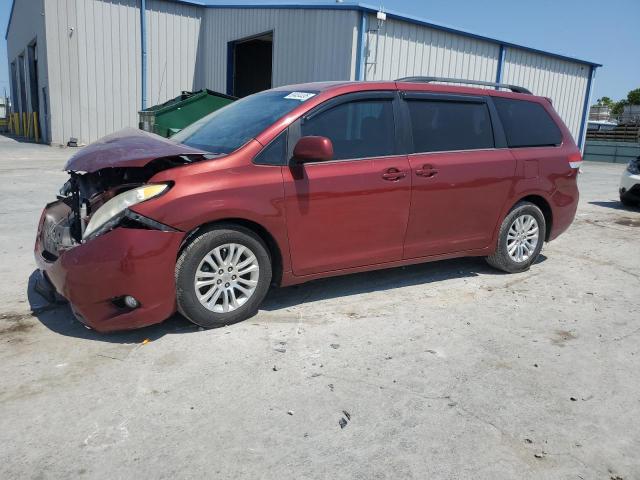 2013 TOYOTA SIENNA XLE, 