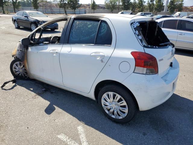 JTDKT903695263477 - 2009 TOYOTA YARIS WHITE photo 2