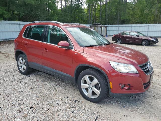 WVGAV7AXXAW001967 - 2010 VOLKSWAGEN TIGUAN S BURGUNDY photo 4
