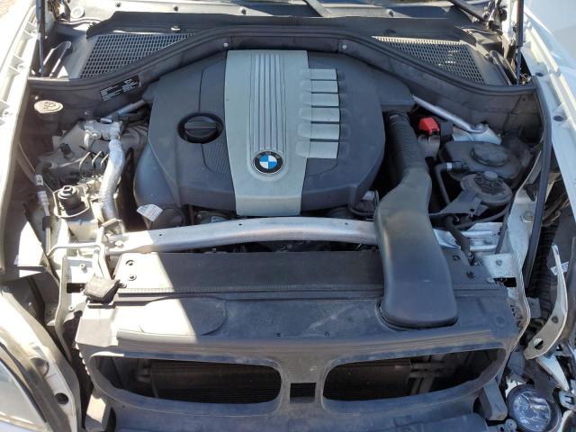 5UXZW0C54D0B92530 - 2013 BMW X5 XDRIVE35D WHITE photo 12