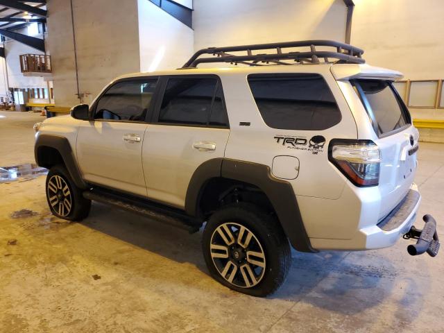 JTEBU5JR2K5673400 - 2019 TOYOTA 4RUNNER SR5/SR5 PREMIUM SILVER photo 2