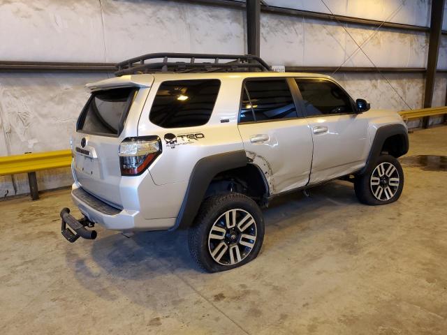 JTEBU5JR2K5673400 - 2019 TOYOTA 4RUNNER SR5/SR5 PREMIUM SILVER photo 3