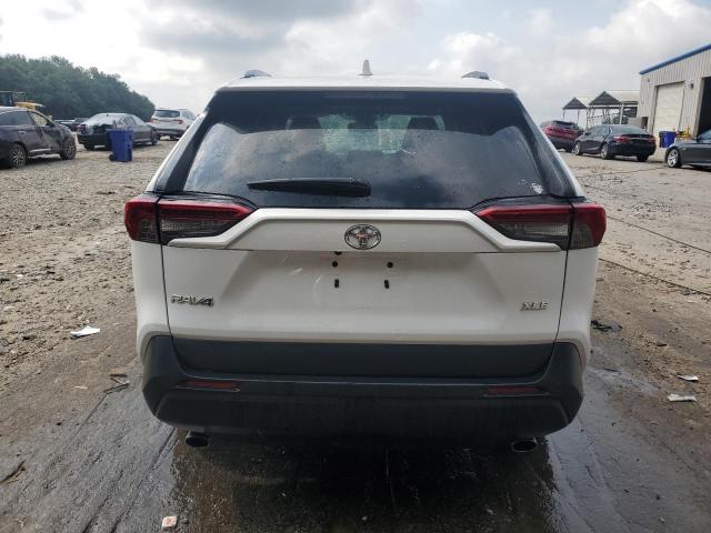 2T3W1RFV3KW032356 - 2019 TOYOTA RAV4 XLE WHITE photo 6