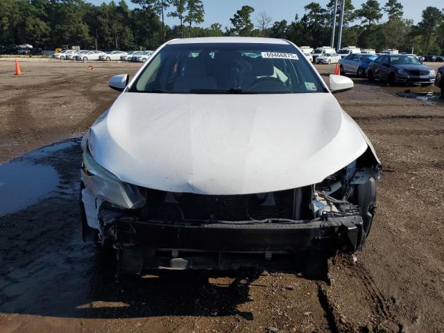 4T1BF1FK9GU164853 - 2016 TOYOTA CAMRY LE WHITE photo 5