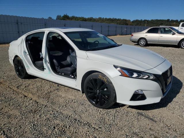 1N4BL4CV2NN420731 - 2022 NISSAN ALTIMA SR თეთრი ფოტო 4