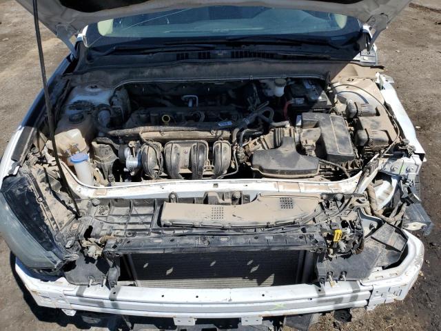 3FA6P0H70JR224710 - 2018 FORD FUSION SE WHITE photo 11