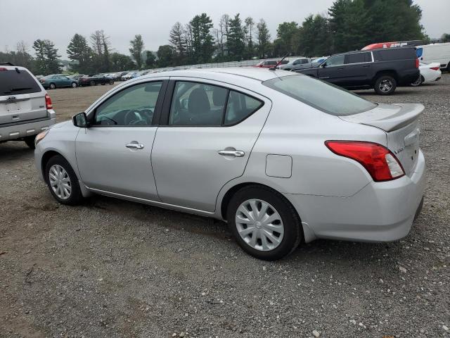 3N1CN7AP8KL818135 - 2019 NISSAN VERSA S 银色 照片 2