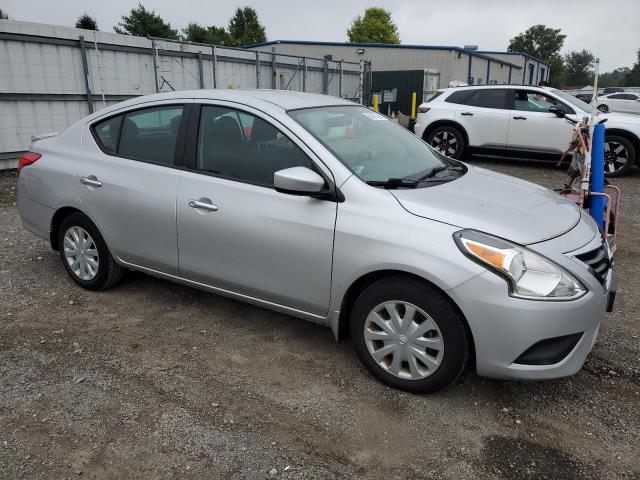 3N1CN7AP8KL818135 - 2019 NISSAN VERSA S 银色 照片 4