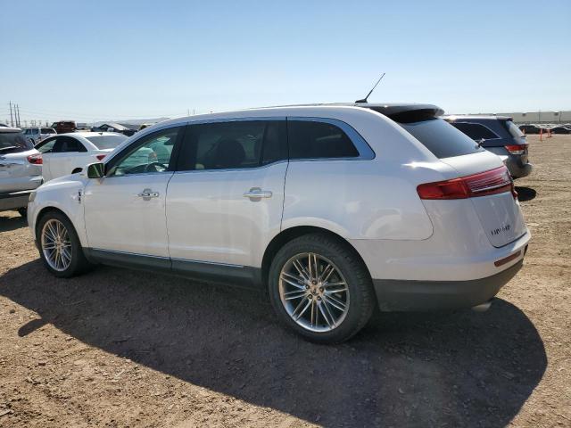 2LMHJ5AT0DBL54899 - 2013 LINCOLN MKT WHITE photo 2